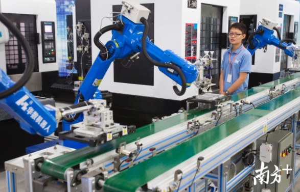 人工智能搶飯碗？東莞機器換人后 新增就業(yè)超8萬